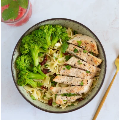 sundried-tomato-pasta-with-chicken